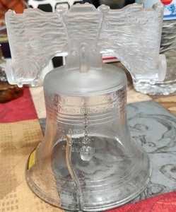 Vintage Kristallglas Liberty Bell Milchglasplatte Glas Clabber Ringe Philadelphia - Bild 1 von 6
