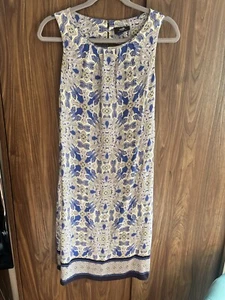 Wallis Blue White Paisley Viscose Crepe sleeveless flattering   Shift UK  10 VGC - Picture 1 of 11