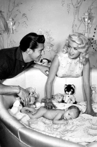 BEAUTIFUL JAYNE MANSFIELD & MICKEY HARGITAY 8X10 PHOTO - Picture 1 of 1