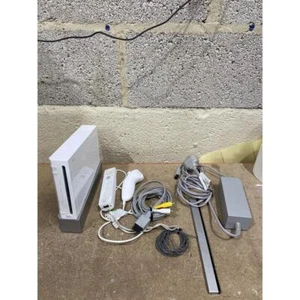Nintendo Wii RVL-001(EUR) Gaming Console White Bluetooth USB 36W w/ Accessories - Picture 1 of 16