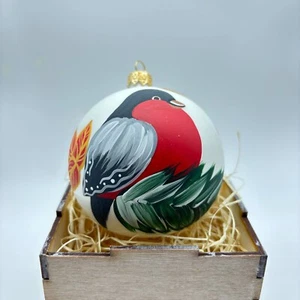 Christmas Decor. Baubles Tree Balls. Glass. hand painted. Bullfinch on white - Picture 1 of 5