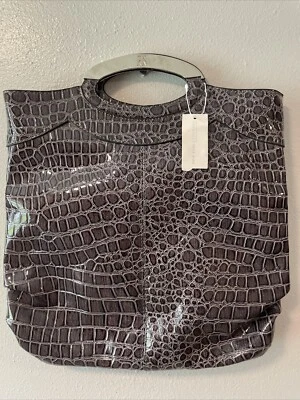 New York & Co Bolso de Mano Púrpura Estampado de Cocodrilo Monedero Foto 1 de 2