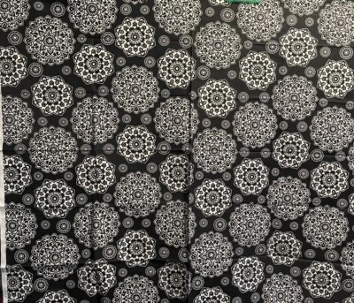 Aprox 1 Yarda Tela Robert Kaufman Blanco y Negro “Noche y Día” Ráfaga Floral Foto 1 de 4