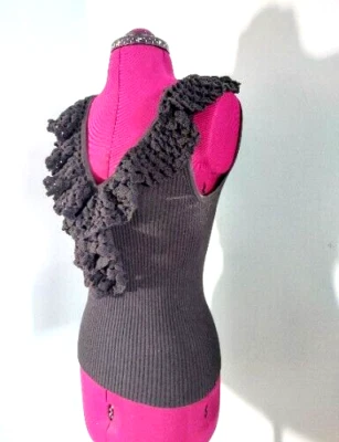 Camiseta sin mangas Trina Turk 93415 para mujer negra tejida cuello con volantes cuello en V sin mangas talla M Foto 1 de 4