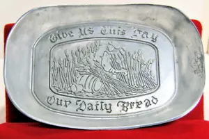 Piatto piatto Wilton peltro "Dacci questo giorno il nostro pane quotidiano" COLUMBIA PA VINTAGE - Foto 1 di 6