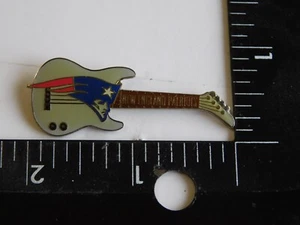 SPILLA LOGO SQUADRA DI CALCIO NFL NEW ENGLAND PATRIOTS CHITARRA - Foto 1 di 2