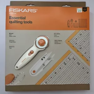 FISKARS Essential Quilting Tools 5-piece set. box Includs 2 square Rulers & more - Picture 1 of 6