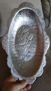 Vntg RODNEY KENT Hammered Aluminum Oval Serving Tray Plate TULIP Scallop Rim 13" - Picture 1 of 6