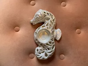 Bellissimo supporto votivo artistico cavalluccio marino in ceramica aperta perla - Foto 1 di 2
