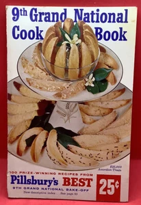 Vintage PILLSBURY 9th GRAND NATIONAL Cookbook - 1958 - 97 PAGES OF RECIPES - Foto 1 di 7