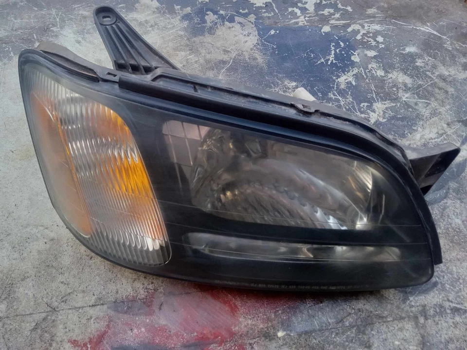 2003 2004 2005 2006 SUBARU BAJA FAROL LATERAL DO PASSAGEIRO DESTRO - Imagem 1 de 1