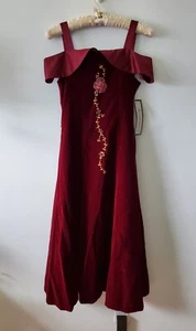 Burgundy Velvet Dress in size 16 (Girls) - Picture 1 of 10