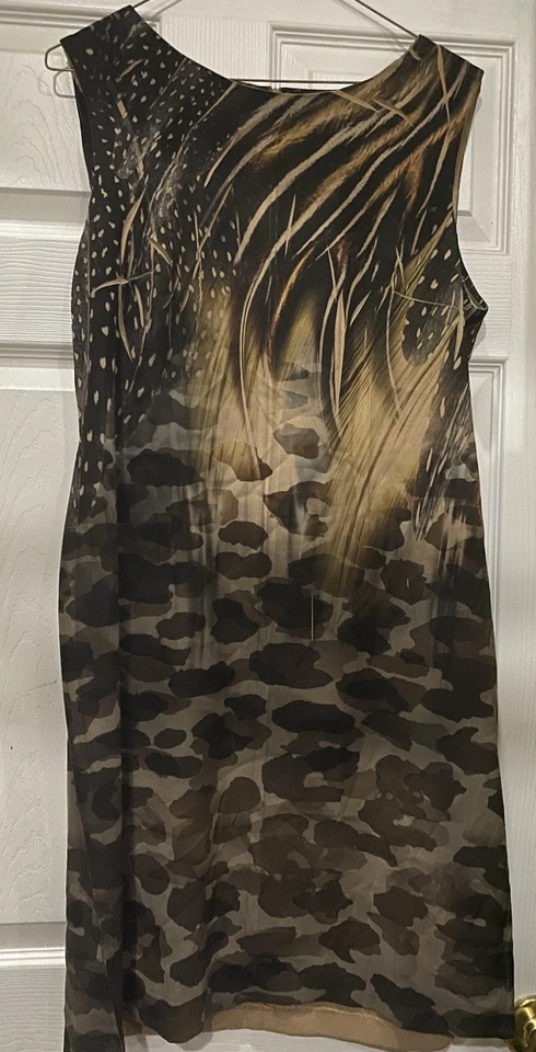 Vestido estampado animal talla 14 manga corta cremallera por Connected Apparel Foto 1 de 4