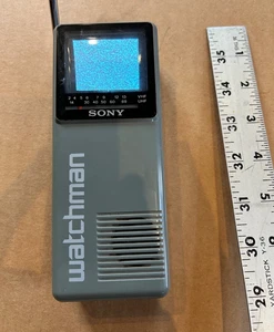 TV plana Sony Watchman vintage en blanco y negro modelo FD-10A - Imagen 1 de 6
