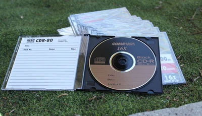 Comp USA Black 16x 80min 700mb CD-Rs, Set of 15 discs w/original box - Image 1 of 4