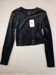 NWT! FOREVER 21 Size Medium Women's Black Cropped Knit Soft Fleece Top Sweater - Picture 1 of 5