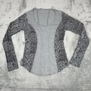 Lululemon TALLA 6 Between the Lines Top Manga Larga Estampado Serpiente Blusa Gris *leer - Imagen 1 de 10