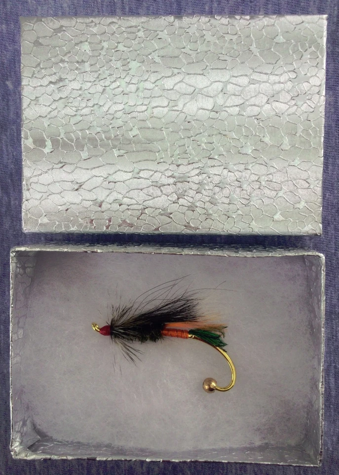 Broche clássico Atlantic Salmon Fly, rato enferrujado - Imagem 1 de 1