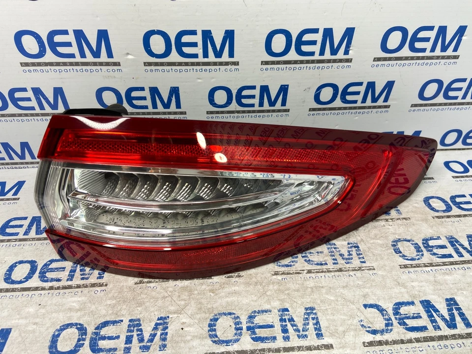 13 14 15 16 FORD FUSION pasajero/lado derecho luz trasera lámpara OEM Foto 1 de 4