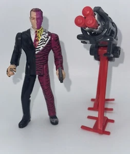 1995 TWO FACE BATMAN DC COMICS VINTAGE KENNER 5" TOMMY LEE JONES ACTION FIGURE  - Picture 1 of 14