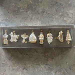 Juego de 8 mini adornos navideños de vidrio vintage Dept 56 color dorado plata - Imagen 1 de 6