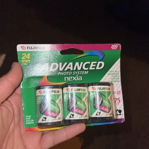 Fujifilm Nexia Advanced Photo System 24mm 200 Speed Film Expired 2002 75 Exp. - Bild 1 von 1