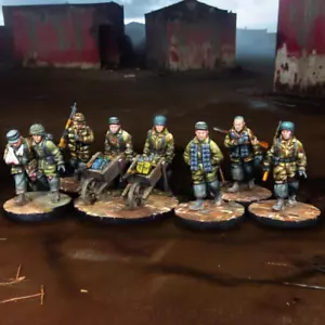 WW2 UNBEMALT German Fallschirmjäger Marching 28mm ideal Bolt Action etc - Bild 1 von 2