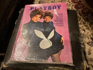 PLAYBOY MAGAZINE OCTOBER 1970 VARGAS GIRL VERRY GOOD - Foto 1 di 1