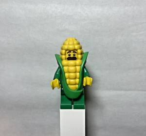 LEGO Series 17 Corn Cob Guy Minifigure (71018) - Picture 1 of 2