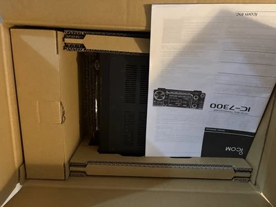 Transceptor Icom IC-7300 HF/50 MHz 100 W Foto 1 de 4