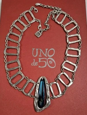 Collar UNO de 50 Retirado Declaración Girocollo Pietra Azzurra Cristal Azul Usado en Excelente Condición Foto 1 de 3