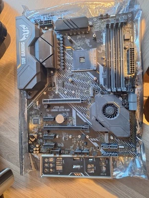 ASUS TUF Gaming X570-Plus AMD X570 Socket AM4 ATX TUF GAMING X570-PLUS TUF Gami - Image 1 of 2