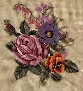 Preworked ROSES & SHRUBS FLOWERS Needlepoint Canvas 8" x 9.25" 3388 - Picture 1 of 2