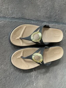 Crocs Sanrah Brown Wedge Flip Flop Size 6 - Picture 1 of 5