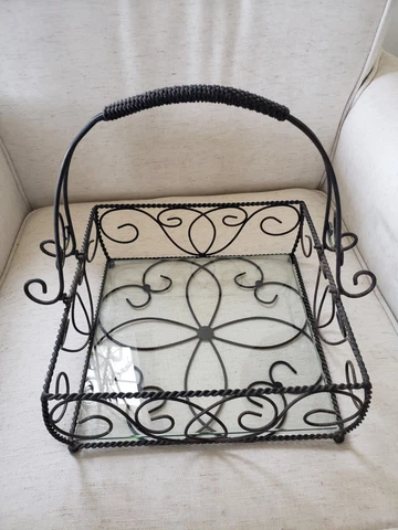 Wire Basket With Glass Bottom Cover