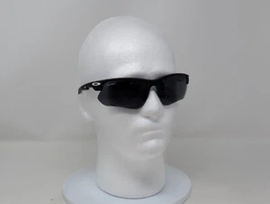 Oakley Sonnenbrille - schwarz/schwarz zum Umhängen - unbekannte Serie/Modell - Bild 1 von 8
