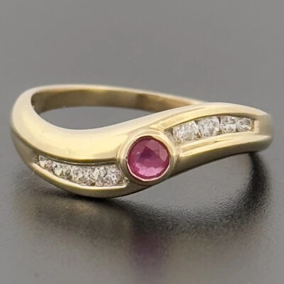 9ct Yellow Gold Ruby Cluster Ring Size Q Hallmarked - Image 1 of 4