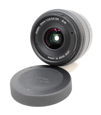 Lente gran angular negra 19/2,8 SIGMA 19 mm f2,8 EX DN Sony E Foto 1 de 4