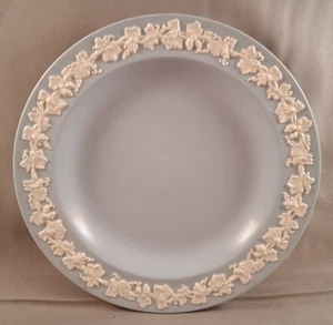 Wedgwood Queens Ware Cream on Lavender (Plain) 6-1/8" Bread Plate - Nice! - Picture 1 of 2