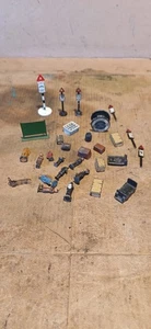 Hornby Dublo Wardie Lesney OO Gauge Metal Figures & Station/Layout Accessories - Picture 1 of 6