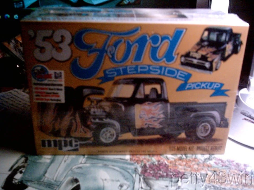 KIT MODELO CAMIONETA FORD NARIZ ABATIBLE 1953 1007 MPC NUEVO GS Foto 1 de 1