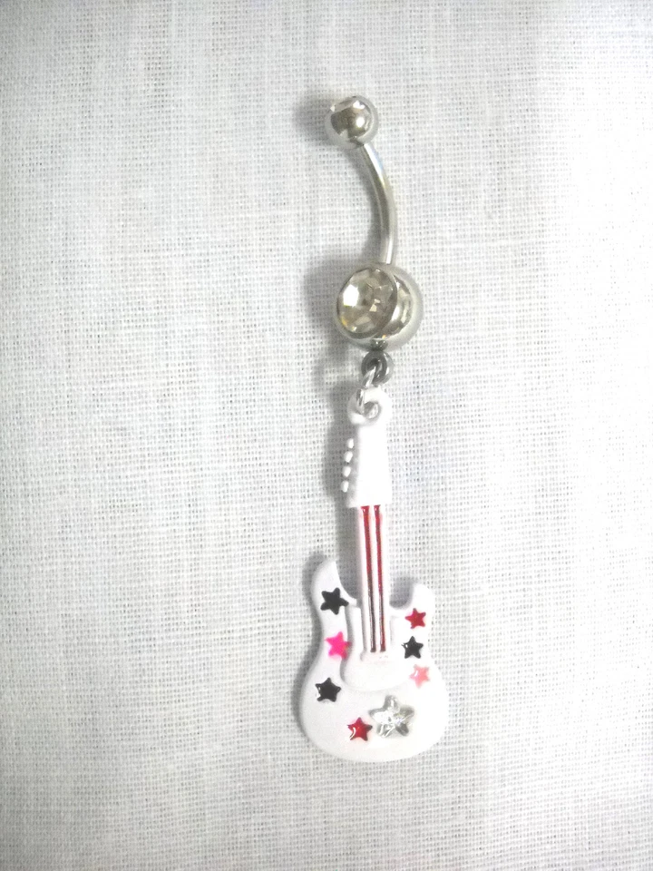 NUEVA GUITARRA BLANCA ROSA ROJA NEGRA ESMALTE con ESTRELLAS EN ANILLO OMBLIGO CZ TRANSPARENTE Foto 1 de 1