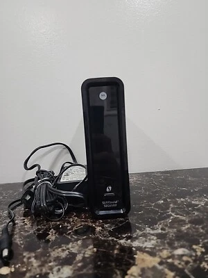 L@@K Motorola SBG6580 DOCSIS 3.0 SURFboard  Wireless Cable Combo Modem-Router  - Image 1 of 4