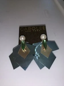 NWT Carolee 2-1/2”L X 1-3/4”W gold tone clip on statement earrings Cs484 - Picture 1 of 4