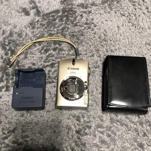 Canon IXY Digital 700 Gold Compact Camera With Battery, Charger, 1GB SD Card - Picture 1 of 18