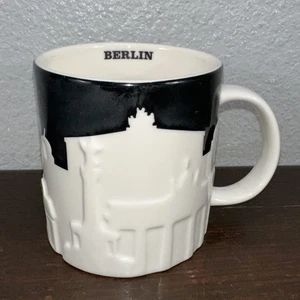 Taza Starbucks Coffee RELIEF Series 16 oz BERLÍN Alemania taza en relieve blanco y negro - Imagen 1 de 6