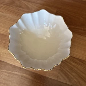 Lenox Bowl White Symphony Pattern Platinum Trim 6” Footed - Picture 1 of 3