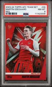 2023-24 Topps Arsenal FC Team Set Martin Odegaard Strike! Red #1/5 PSA 8 Pop 1 - Bild 1 von 2