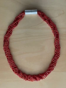 schöne Halskette / Perlenkette / Modeschmuck / rot /Magnetverschluss /Handarbeit - Bild 1 von 5