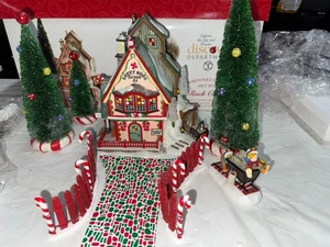 DEPT 56 Sweet Rock Candy Co Geschenkset Nordpol Serie Weihnachtsdorf 56725 - Bild 1 von 15